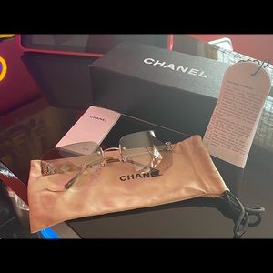 Authentic Chanel woman sunglasses